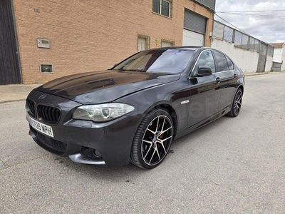 Usado BMW 535 Comfort Edition 313 HP (230 kW) 2015 Castanho Sedan
