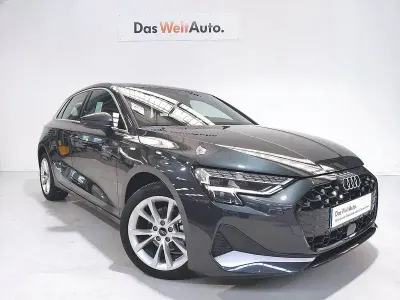 Usado Audi A3 Advanced Plus 150 CV (110 kW) 2025 Gris / plata Berlina