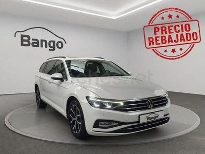 Begagnad VW Passat Executive 150 HK (110 kW) 2022 Vit Kombi