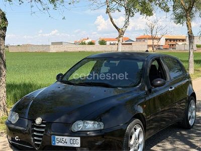 Usado Alfa Romeo 147 Distinctive 140 CV (102 kW) 2002 Negro Utilitario