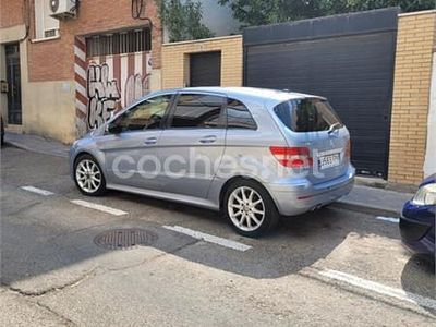 Mercedes B200