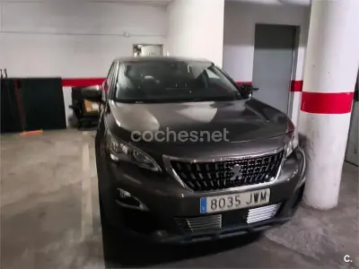 Usado Peugeot 3008 Active 120 CV (88 kW) 2017 Gris / plata SUV