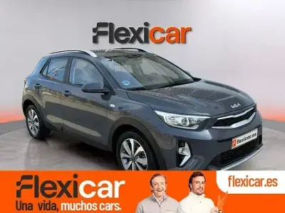 Używany Kia Stonic 84 KM (61 kW) 2023 Szary SUV