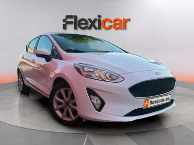 Usado Ford Fiesta Trend 101 CV (74 kW) 2017 Blanco Utilitario