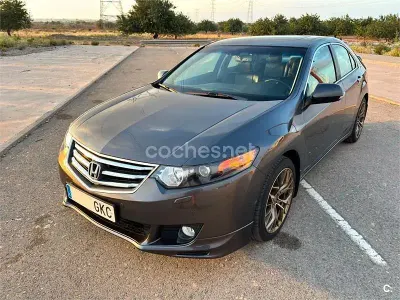 Usado Honda Accord Executive 201 CV (147 kW) 2008 Gris / plata Berlina