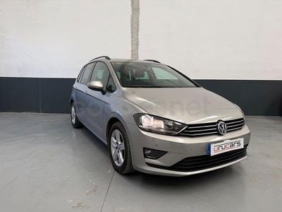 Usado VW Golf Sportsvan Advance 110 CV (80 kW) 2014 Gris / plata Monovolumen