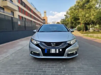 Usado Honda Civic Sport 99 CV (72 kW) 2014 Gris Berlina