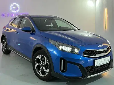 Usado Kia XCeed 120 CV (88 kW) 2024 Azul SUV
