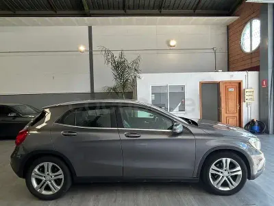 Usado Mercedes GLA220 AMG Edition 1 170 CV (125 kW) 2014 Gris / plata SUV