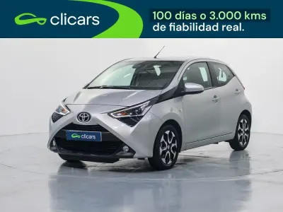 Usado Toyota Aygo X-cite 72 CV (52 kW) 2019 Gris Utilitario