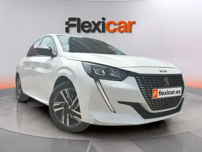 Usado Peugeot 208 Allure 101 CV (74 kW) 2023 Blanco Utilitario