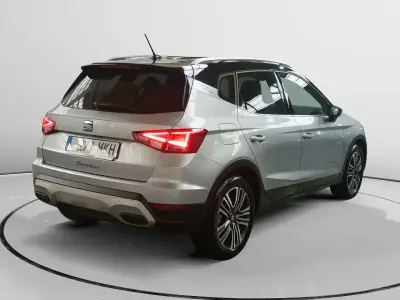 Occasion Seat Arona Xperience 110 ch (80 kW) 2023 Gris SUV