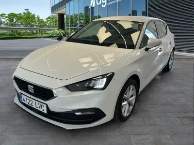 Usado Seat Leon Style 116 CV (85 kW) 2021 Blanco Utilitario