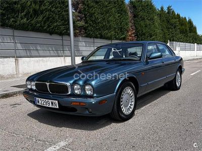 Azul Usado 1998 Jaguar XJ8 Executive Berlina | 7900 €