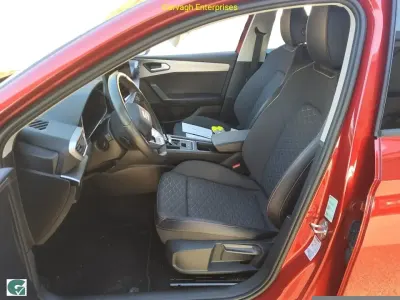 Usado Seat Leon FR 150 CV (110 kW) 2025 Granate