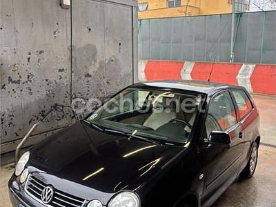 Usado VW Polo Trendline 75 CV (55 kW) 2003 Negro Berlina