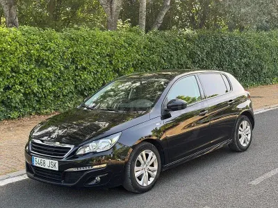 Usado Peugeot 308 Active 120 CV (88 kW) 2016 Negro Berlina