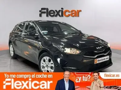 Usado Kia Ceed 136 CV (100 kW) 2023 Negro Utilitario
