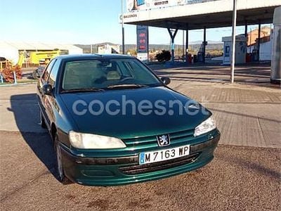 Usado Peugeot 406 112 CV (82 kW) 1998 Verde Berlina