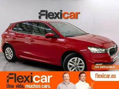 Usado Skoda Fabia Selection 115 CV (84 kW) 2025 Rojo Utilitario