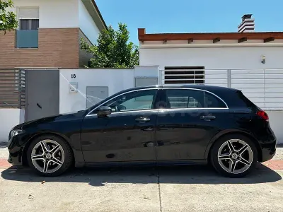 Usado Mercedes A180 116 CV (85 kW) 2020 Negro Berlina