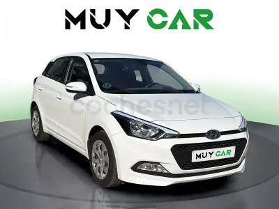 Usado Hyundai i20 90 CV (66 kW) 2018 Blanco Berlina
