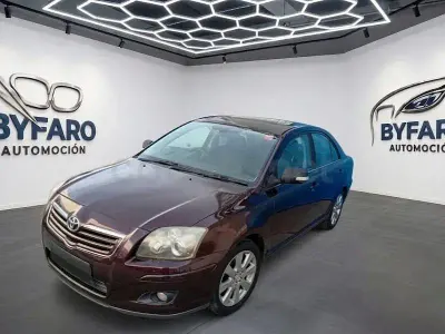 Occasion Toyota Avensis Sol 126 PK (92 kW) 2008 Rood Sedan