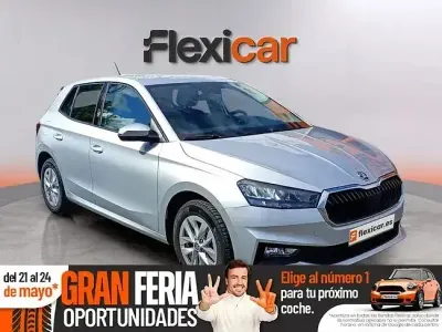 Usado Skoda Fabia Ambition 80 HP (58 kW) 2023 Cinzento Citadino
