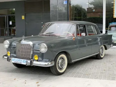 Usado Mercedes 190 55 CV (40 kW) 1965 Verde Berlina