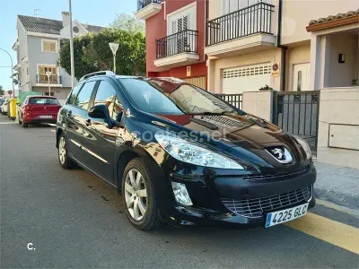 Usado Peugeot 308 SW 90 CV (66 kW) 2010 Negro Familiar