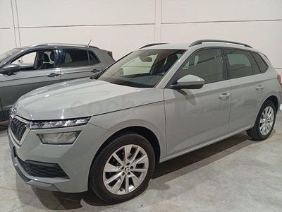Usado Skoda Kamiq Sport 115 CV (84 kW) 2020 Gris / plata SUV