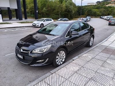 Negro Usado 2015 Opel Astra Excellence Berlina | 9500 € (Precio justo)
