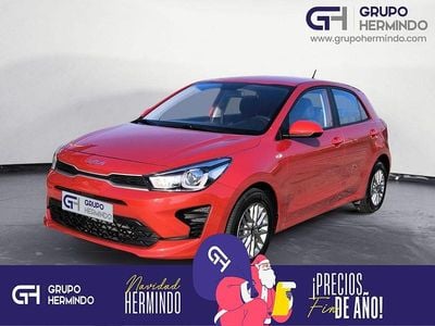 Usado Kia Rio 84 CV (61 kW) 2023 Rojo Berlina