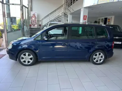 Usado VW Touran Advance 140 CV (102 kW) 2005 Azul Monovolumen