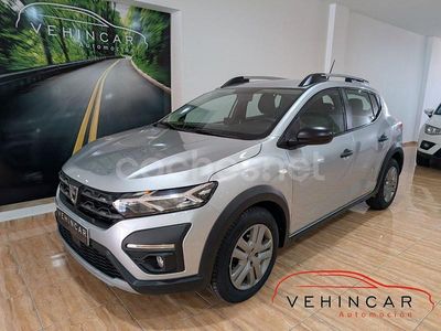 Usado Dacia Sandero Comfort 91 CV (66 kW) 2022 Gris / plata Berlina