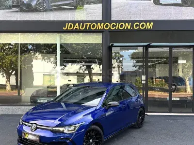 Occasion VW Golf VIII R-line 150 ch (110 kW) 2024 Bleue Berline