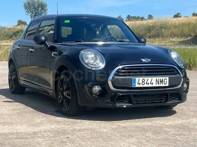 Usado Mini ONE 102 CV (75 kW) 2018 Negro Utilitario