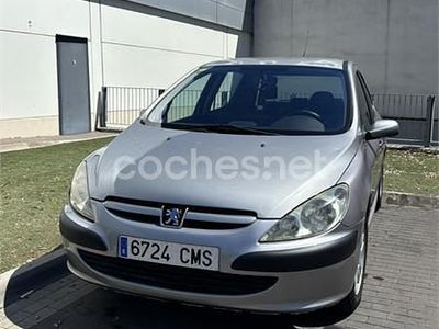 Usado Peugeot 307 90 HP (66 kW) 2003 Cinzento Sedan
