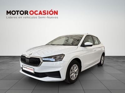 Usado Skoda Fabia 95 CV (69 kW) 2022 Blanco