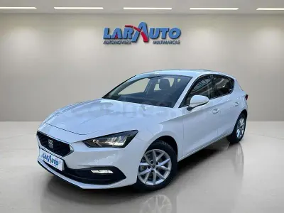 Usado Seat Leon Reference 150 CV (110 kW) 2021 Blanco Berlina