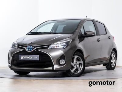 Plateado Usado 2017 Toyota Yaris Active Berlina | 14.990 € (Un poco caro)