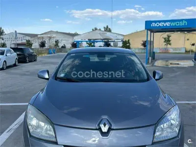Usado Renault Mégane Dynamique 130 CV (95 kW) 2009 Gris / plata Berlina