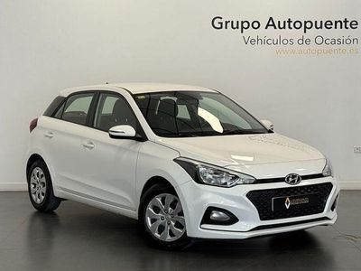 Usado Hyundai i20 100 CV (73 kW) 2020 Blanco Berlina