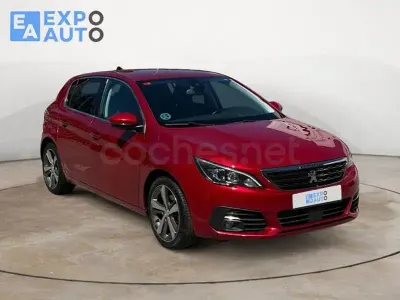Usado Peugeot 308 Allure 130 CV (95 kW) 2018 Rojo Berlina