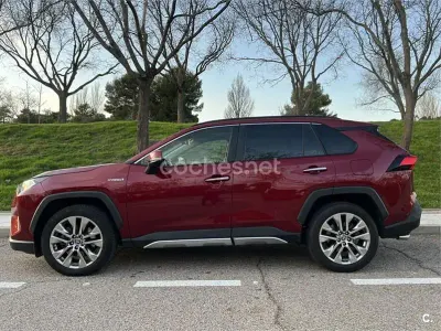 Usado Toyota RAV4 Hybrid Luxury 218 CV (160 kW) 2021 Granate SUV