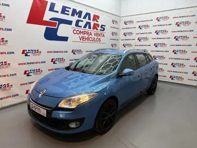 Begagnad Renault Mégane Expression 115 HK (84 kW) 2013 Blå Sedan