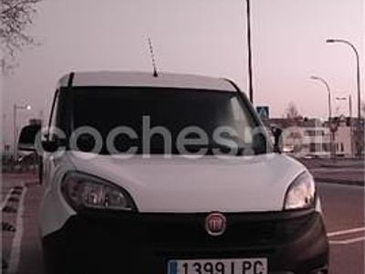 Usado Fiat Doblò 90 CV (66 kW) 2012 Blanco Monovolumen