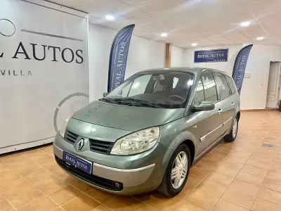 Usado Renault Grand Scénic II Dynamique 100 CV (73 kW) 2005 Verde Monovolumen