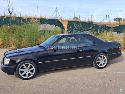 Usado Mercedes 230 132 CV (97 kW) 1992 Negro Coupe