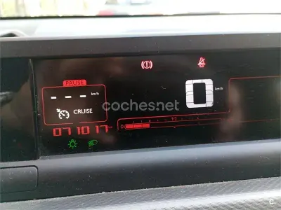 Usado Citroën C4 Feel 110 CV (80 kW) 2016 Rojo Berlina